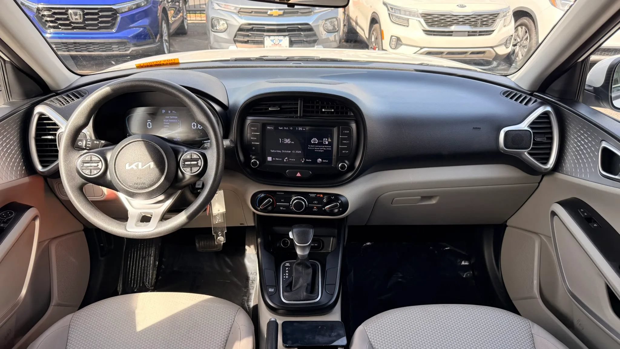 Used 2025 Kia Soul LX FWD image 14