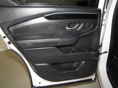 Certified 2023 Honda Pilot Touring image 13