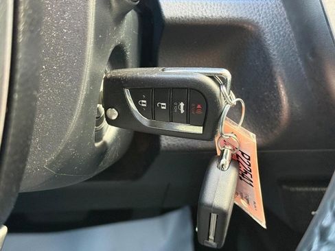 Used 2023 Toyota Camry SE image 31