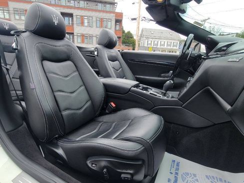 Used 2017 Maserati GranTurismo Convertible RWD image 28