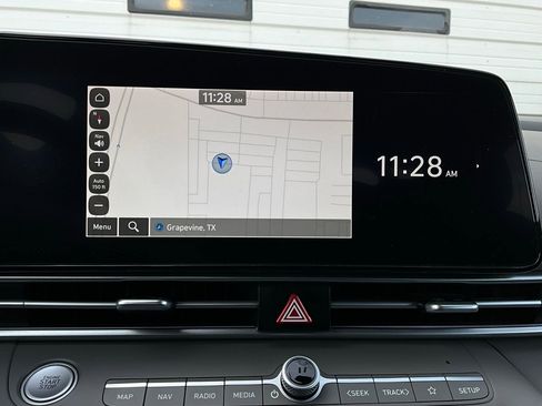 Used 2025 Hyundai Elantra SEL image 31