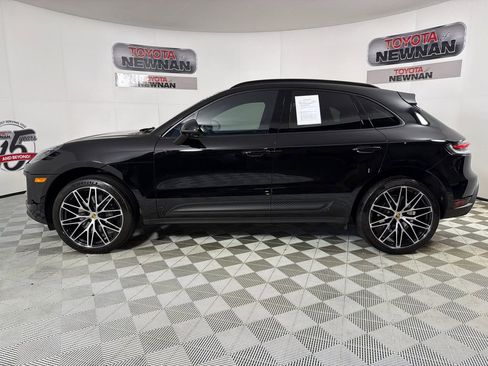 Used 2023 Porsche Macan Turbo image 8