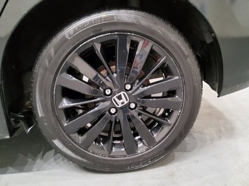 Used 2018 Honda Fit Sport image 36