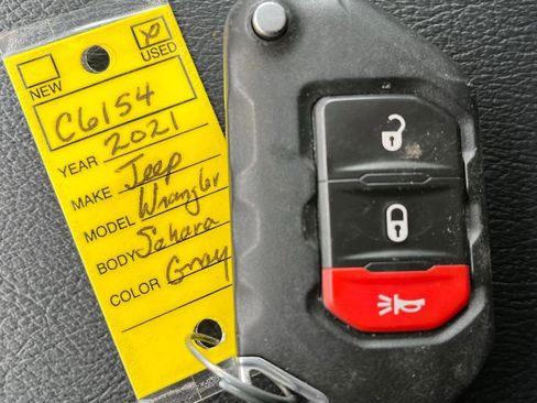 Used 2021 Jeep Wrangler Unlimited Sahara w/ Cold Weather Group AWD/4WD image 23