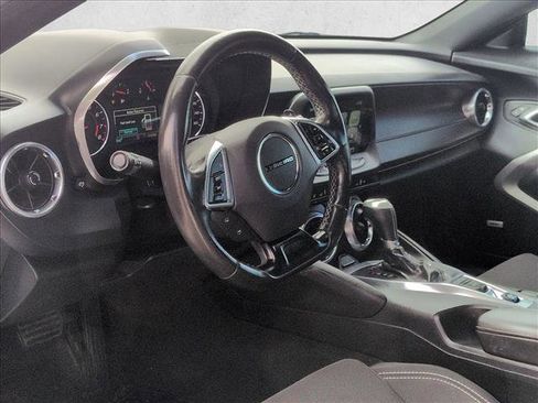 Used 2018 Chevrolet Camaro LT w/ Technology Package image 10