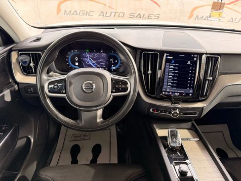 Used 2022 Volvo XC60 B5 Inscription w/ Advanced Package image 31