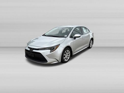 Used 2024 Toyota Corolla LE FWD image 12