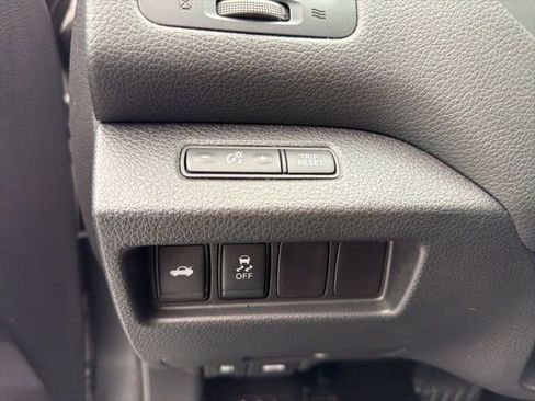 Used 2016 Nissan Altima 2.5 SR w/ Interior Lighting Package FWD image 15