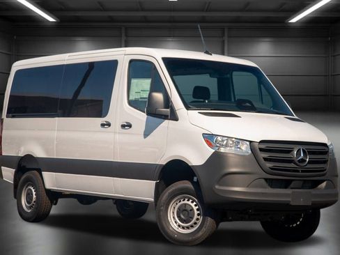 Used 2025 Mercedes-Benz Sprinter 144 Cargo image 3