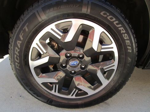 Used 2025 Subaru Forester Premium AWD/4WD image 19