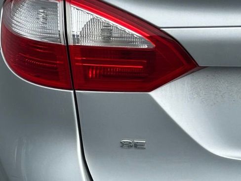 Used 2014 Ford Fiesta SE w/ Equipment Group 201A FWD image 6