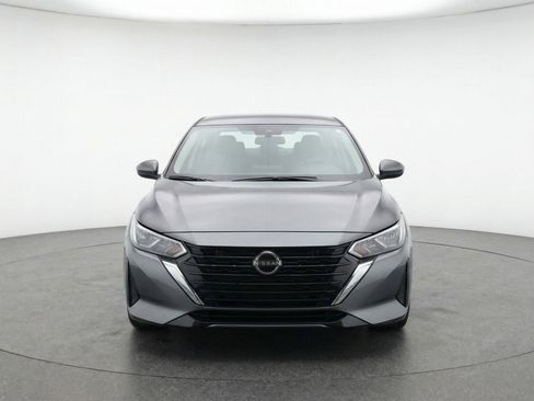 Used 2025 Nissan Sentra SV image 2