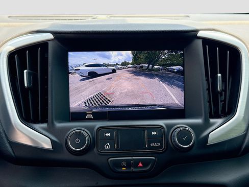 Used 2022 GMC Terrain SLE w/ Driver Convenience Package FWD image 32