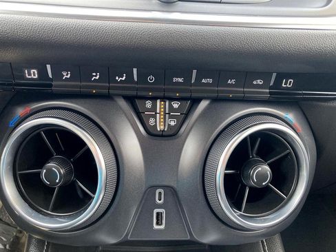 Used 2023 Chevrolet Blazer LT image 25