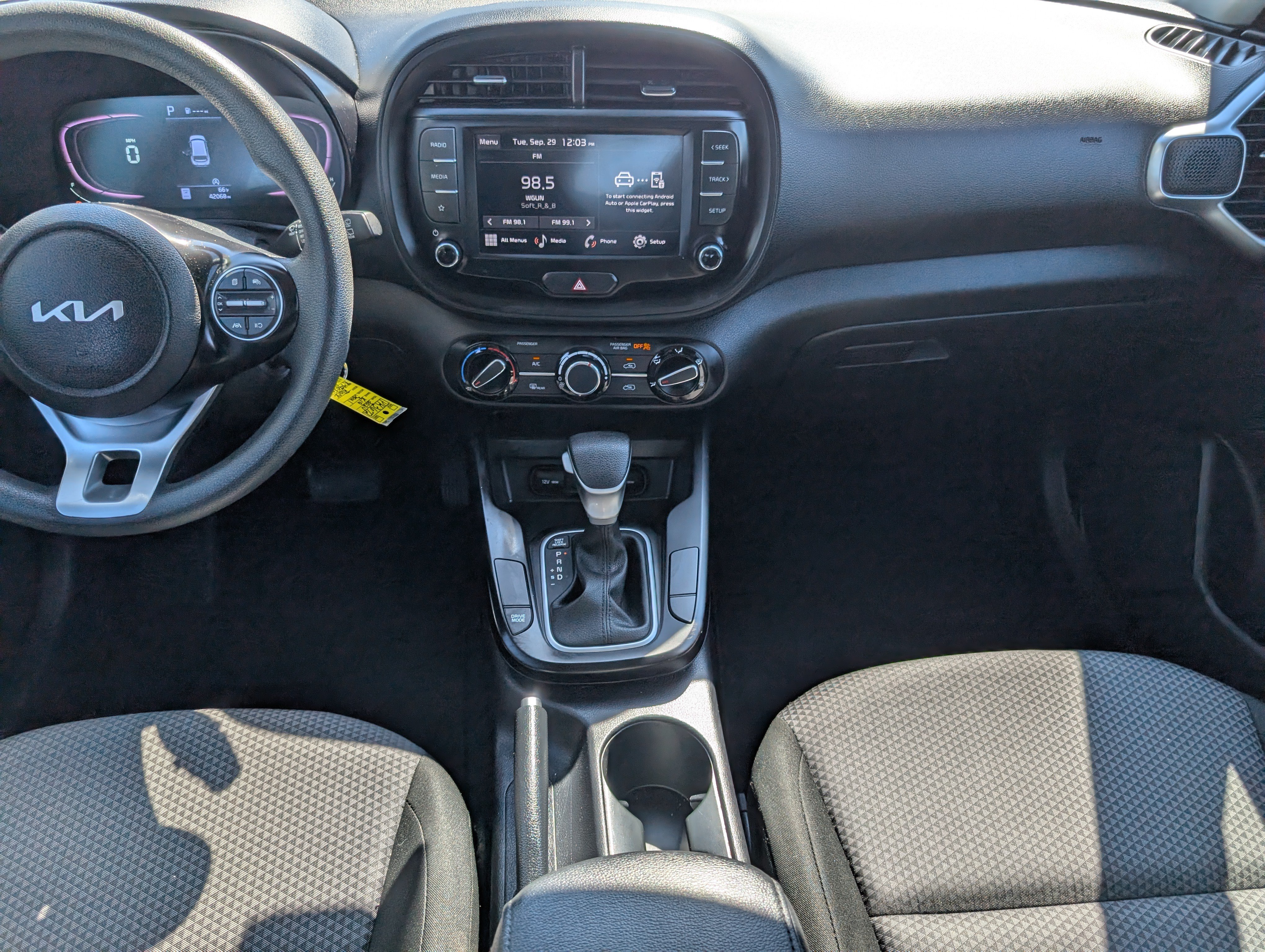 Used 2024 Kia Soul LX w/ Option Group 015 FWD image 7