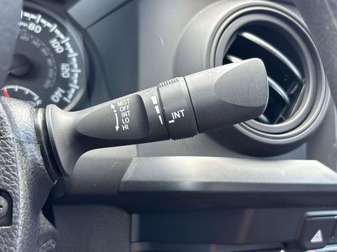 Used 2022 Toyota Tacoma SR image 24