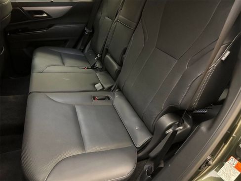 Used 2025 Lexus LX 700h F Sport image 33