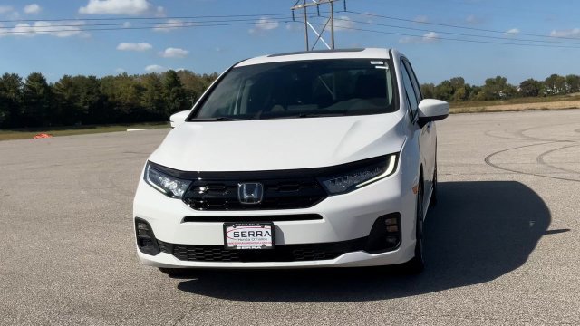 New 2027 Honda Odyssey Touring image 3
