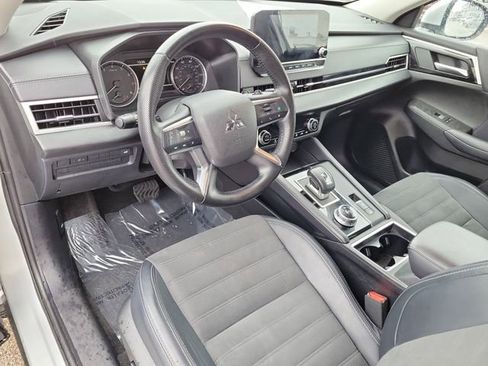 Used 2024 Mitsubishi Outlander SE image 20