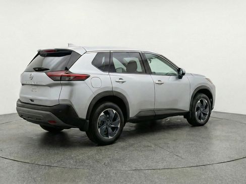 Used 2025 Nissan Rogue SV image 9