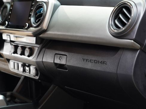 Used 2021 Toyota Tacoma SR5 w/ Technology Package RWD image 51