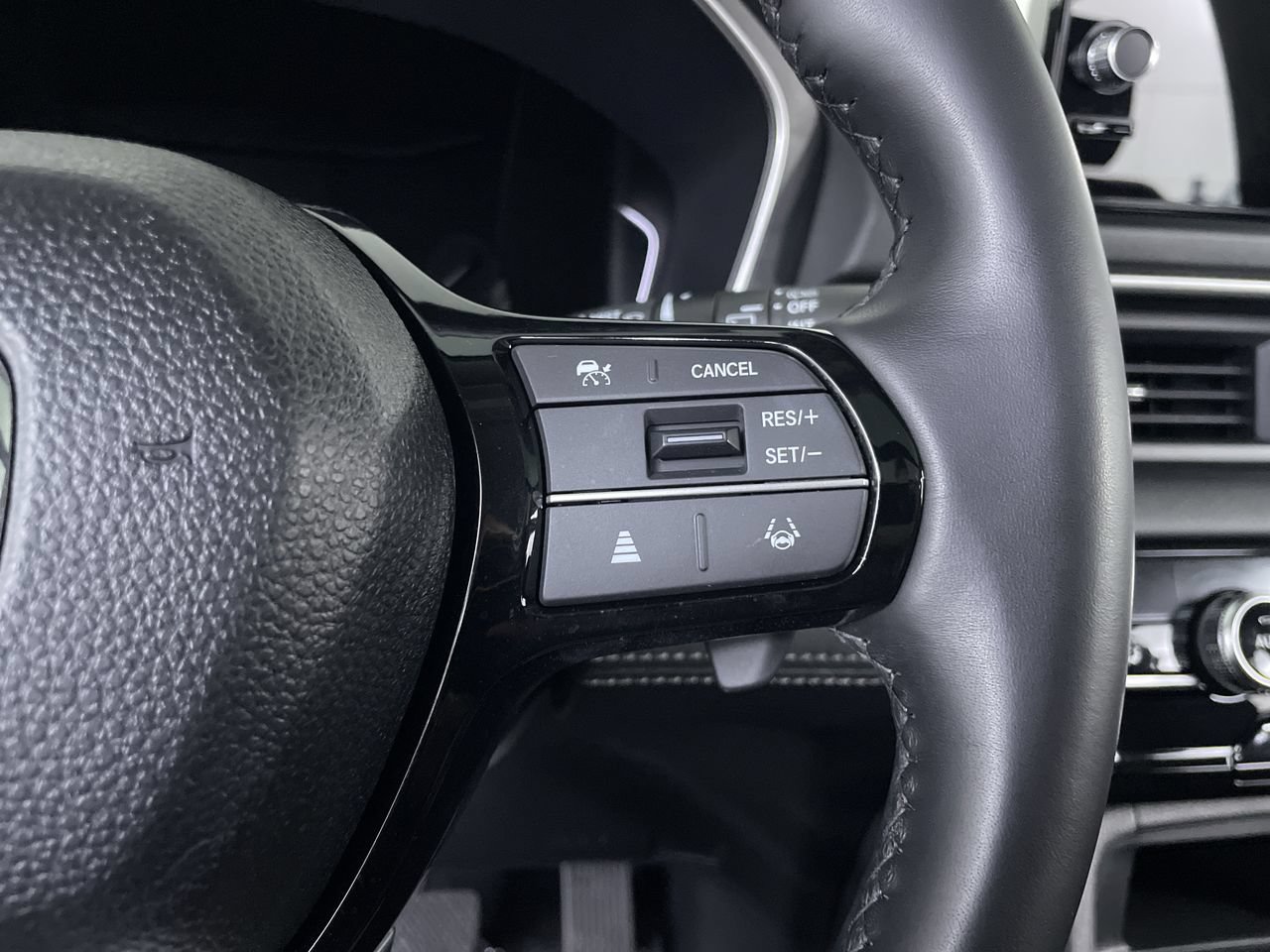 Used 2025 Honda Pilot Touring image 31