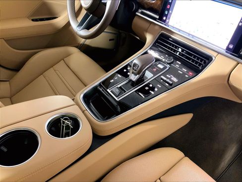 Certified 2022 Porsche Panamera RWD image 16