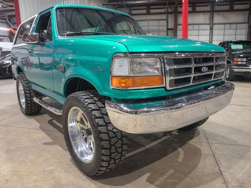 Used 1995 Ford Bronco XLT AWD/4WD image 12