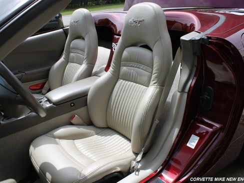 Used 2003 Chevrolet Corvette Convertible w/ Preferred Equipment Group1 RWD image 28