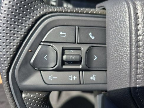 Used 2025 Toyota Tacoma SR5 image 17