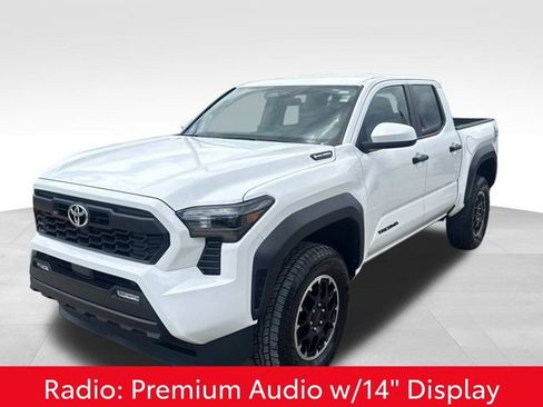 Used 2025 Toyota Tacoma TRD Off-Road AWD/4WD image 3