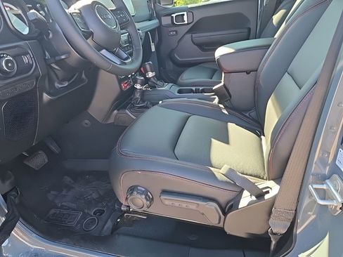 New 2025 Jeep Wrangler Unlimited Rubicon w/ Safety Group AWD/4WD image 40