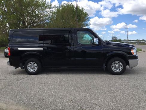 Used 2018 Nissan NV 3500 SL RWD image 4