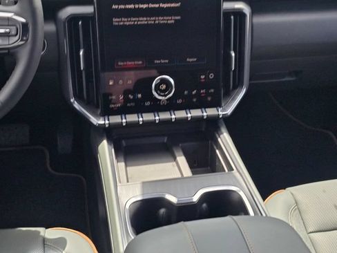 New 2026 GMC Acadia AT4 w/ Luxury Package AWD/4WD image 16
