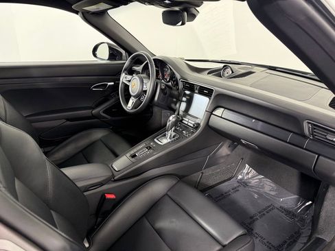 Certified 2019 Porsche 911 Targa 4 GTS image 15