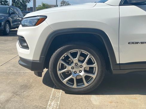 Used 2022 Jeep Compass Latitude image 21