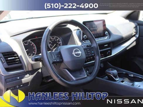 Used 2025 Nissan Rogue SV FWD image 12