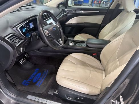 Used 2017 Ford Fusion Energi Titanium FWD image 19