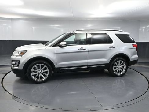 Used 2017 Ford Explorer Limited AWD/4WD image 10