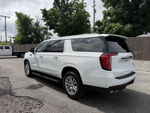Used 2022 GMC Yukon XL Denali AWD/4WD image 7