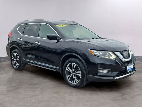 Used 2017 Nissan Rogue SL image 3