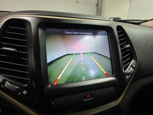 Used 2016 Jeep Cherokee Limited AWD/4WD image 21