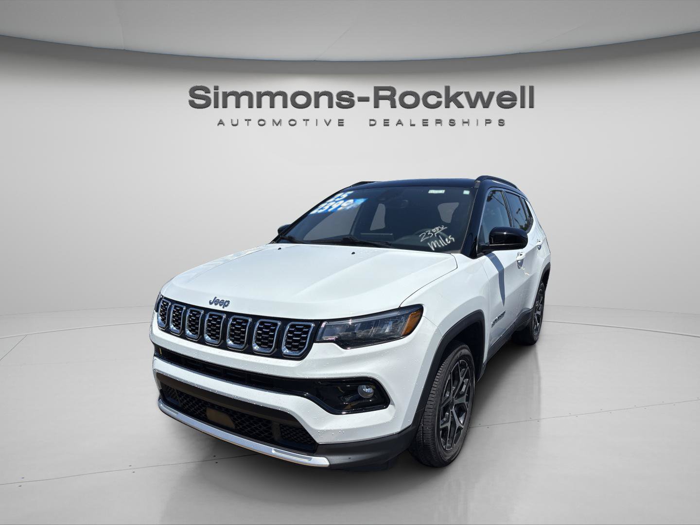 Used 2025 Jeep Compass Limited AWD/4WD image 2