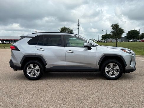 Used 2023 Toyota RAV4 XLE AWD/4WD image 5
