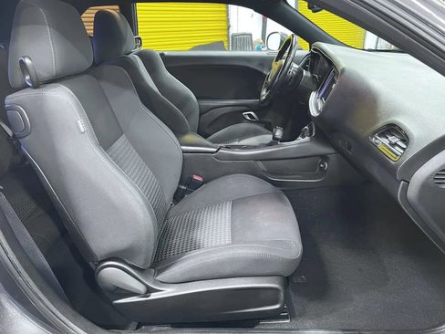 Used 2019 Dodge Challenger R/T w/ Driver Convenience Group RWD image 17