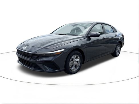 New 2026 Hyundai Elantra SE w/ Cargo Package FWD image 7