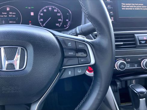 Used 2018 Honda Accord Touring image 24