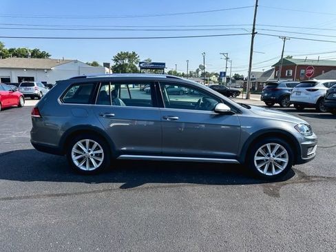 Used 2019 Volkswagen Golf Alltrack S AWD/4WD image 9