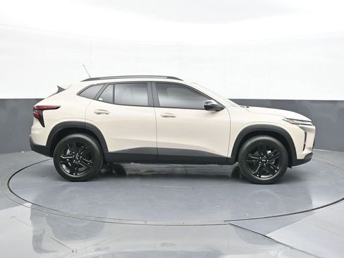 New 2026 Chevrolet Trax ACTIV w/ Sunroof Package FWD image 16
