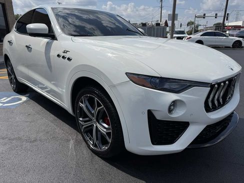 Used 2022 Maserati Levante GT AWD/4WD image 3